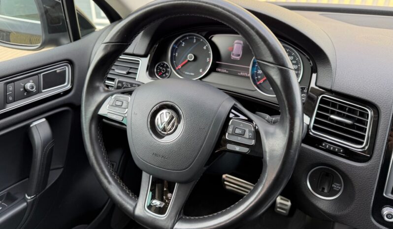 Volkswagen Touareg 3.0TDi 193kW R-Line! ČR! 1.maj full