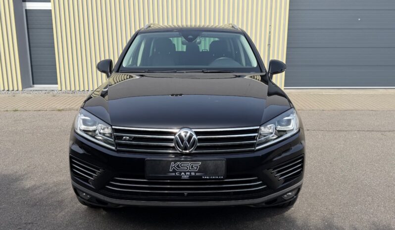 Volkswagen Touareg 3.0TDi 193kW R-Line! ČR! 1.maj full