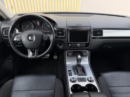 Volkswagen Touareg 3.0TDi 193kW R-Line! ČR! 1.maj full