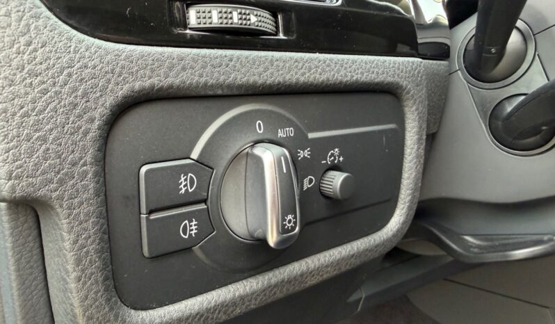 Volkswagen Touareg 3.0TDi 193kW R-Line! ČR! 1.maj full