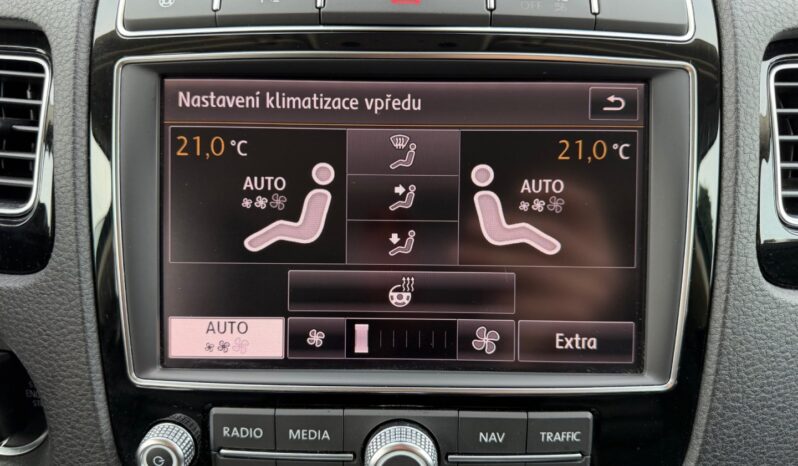 Volkswagen Touareg 3.0TDi 193kW R-Line! ČR! 1.maj full