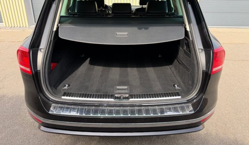 Volkswagen Touareg 3.0TDi 193kW R-Line! ČR! 1.maj full