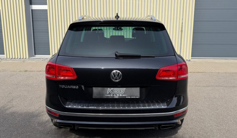 Volkswagen Touareg 3.0TDi 193kW R-Line! ČR! 1.maj full