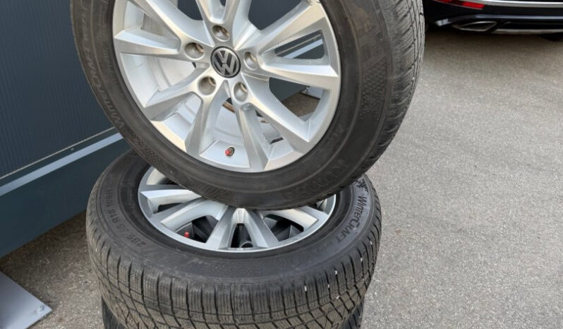 Volkswagen Touareg 3.0TDi 193kW R-Line! ČR! 1.maj full