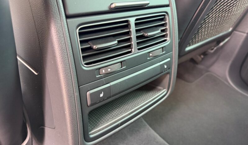 Volkswagen Touareg 3.0TDi 193kW R-Line! ČR! 1.maj full