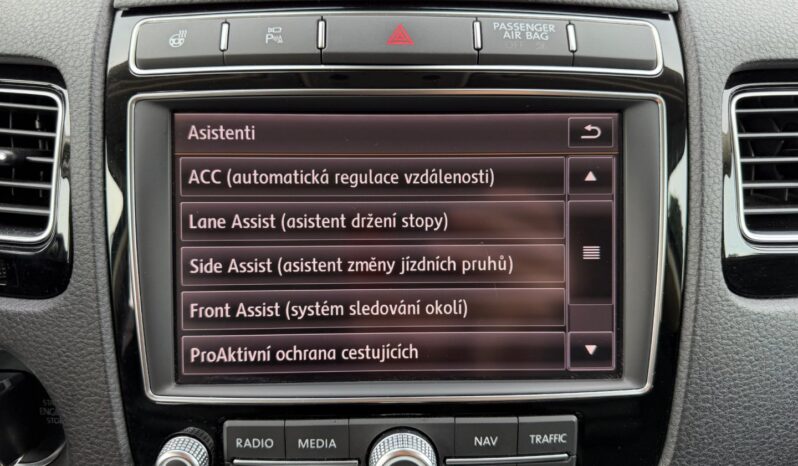 Volkswagen Touareg 3.0TDi 193kW R-Line! ČR! 1.maj full
