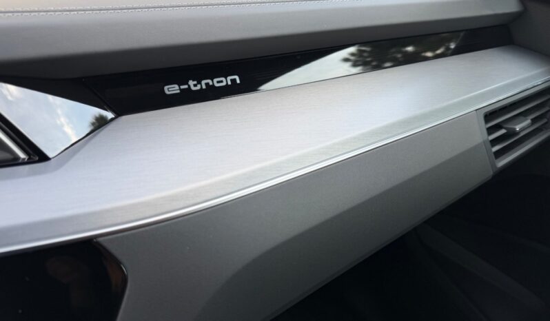 Audi e-tron 55 300kW! Quattro! S-Line! ČR! full