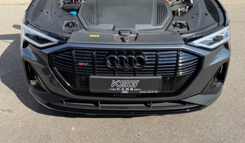 Audi e-tron 55 300kW! Quattro! S-Line! ČR! full