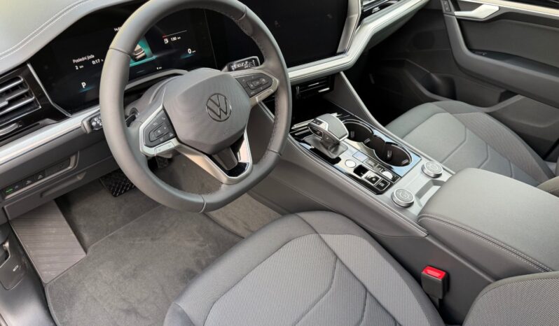 Volkswagen Touareg 3.0TDi 210kW! ČR! NOVÝ VŮZ full