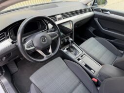 Volkswagen Passat Com. 2.0TDi 110kW! Full LED full