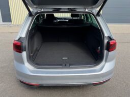 Volkswagen Passat Com. 2.0TDi 110kW! Full LED full