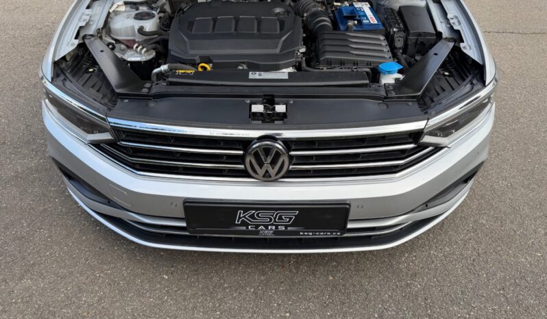 Volkswagen Passat Com. 2.0TDi 110kW! Full LED full