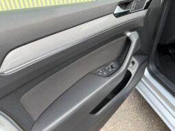Volkswagen Passat Com. 2.0TDi 110kW! Full LED full