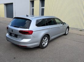 Volkswagen Passat Com. 2.0TDi 110kW! Full LED