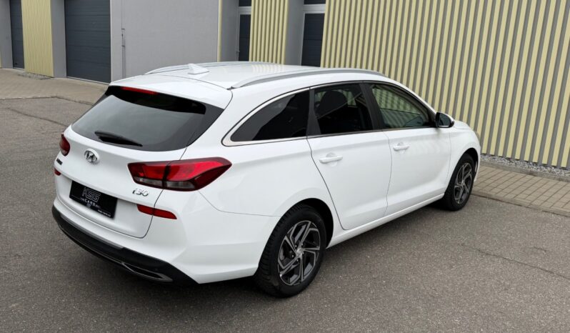 Hyundai i30 Com. 1.6CRDi ČR! 1.maj.! STYLE full