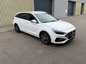 Hyundai i30 Com. 1.6CRDi ČR! 1.maj.! STYLE