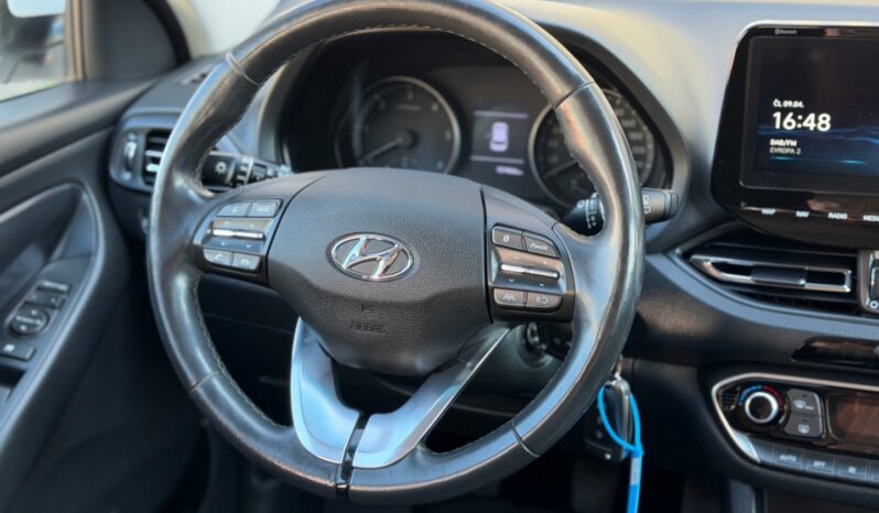 Hyundai i30 Com. 1.6CRDi ČR! 1.maj.! STYLE full