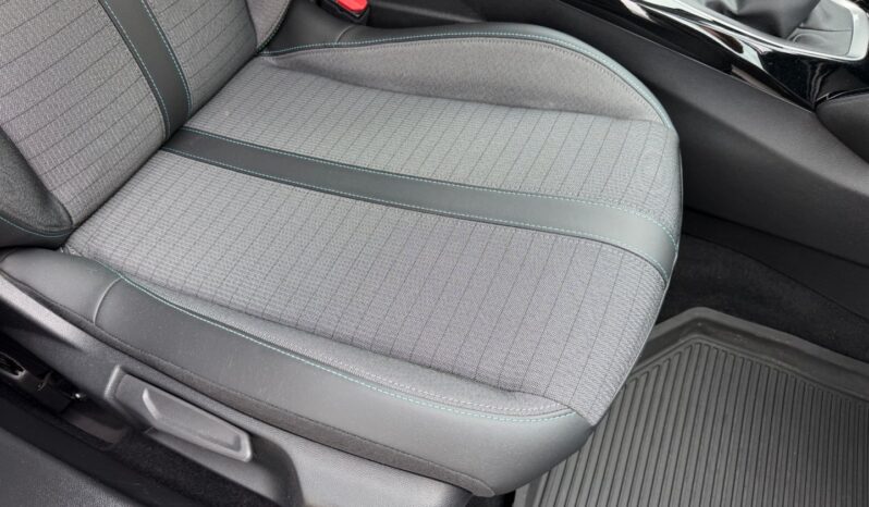 Peugeot 2008 1.5HDi 81kW ČR! 1.maj. ALLURE full