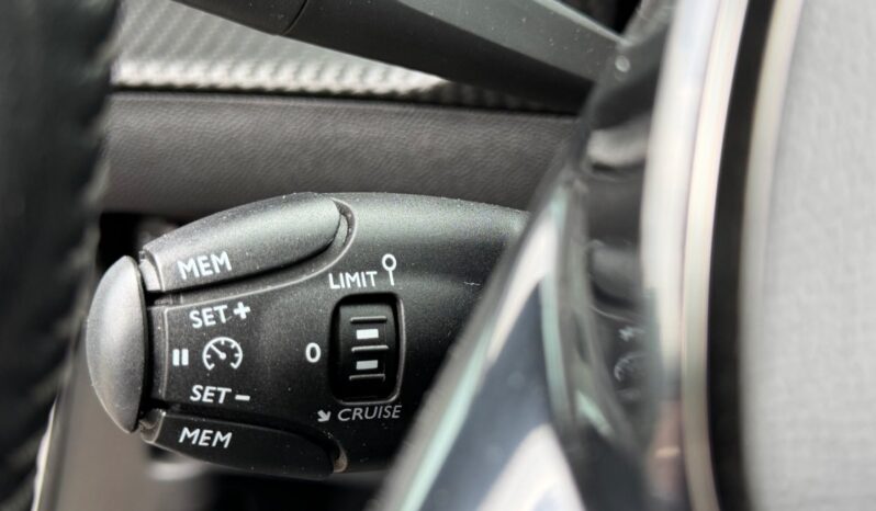 Peugeot 2008 1.5HDi 81kW ČR! 1.maj. ALLURE full