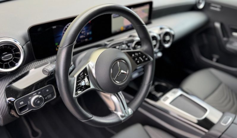 Mercedes-Benz CLA 180 SB Navi! 2 sady kol! full