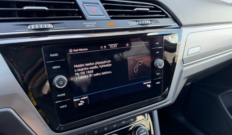 Volkswagen Touran 2.0TDi 110kW DSG! Tažné! Vyhř. full
