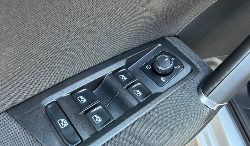 Volkswagen Touran 2.0TDi 110kW DSG! Tažné! Vyhř. full