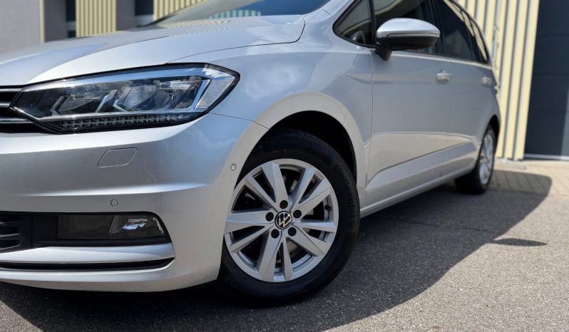 Volkswagen Touran 2.0TDi 110kW DSG! Tažné! Vyhř. full