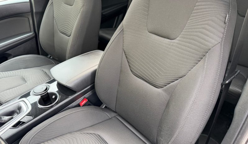 Ford S-MAX 2.0TDCi 140kW! 7 míst! WEBASTO full