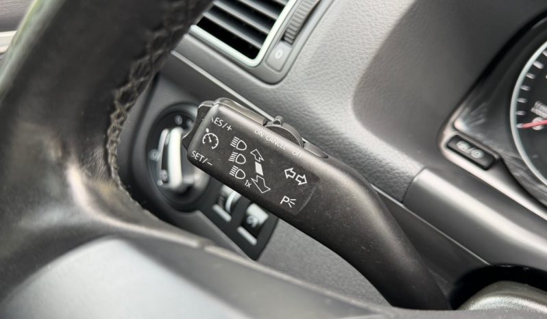 Volkswagen Touran 2.0TDi 103kW! ČR! Panorama!Xen full