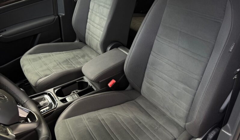 Volkswagen Touran 1.5TSi 110kW DSG R-line! full