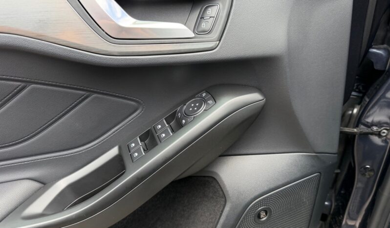 Ford Focus Com. 1.5TDCi 88kW TITANIUM! Ta full